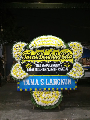 Papan Bunga Duka di Pulau Abang