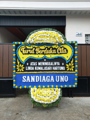 Papan Bunga Duka di Pulau Abang